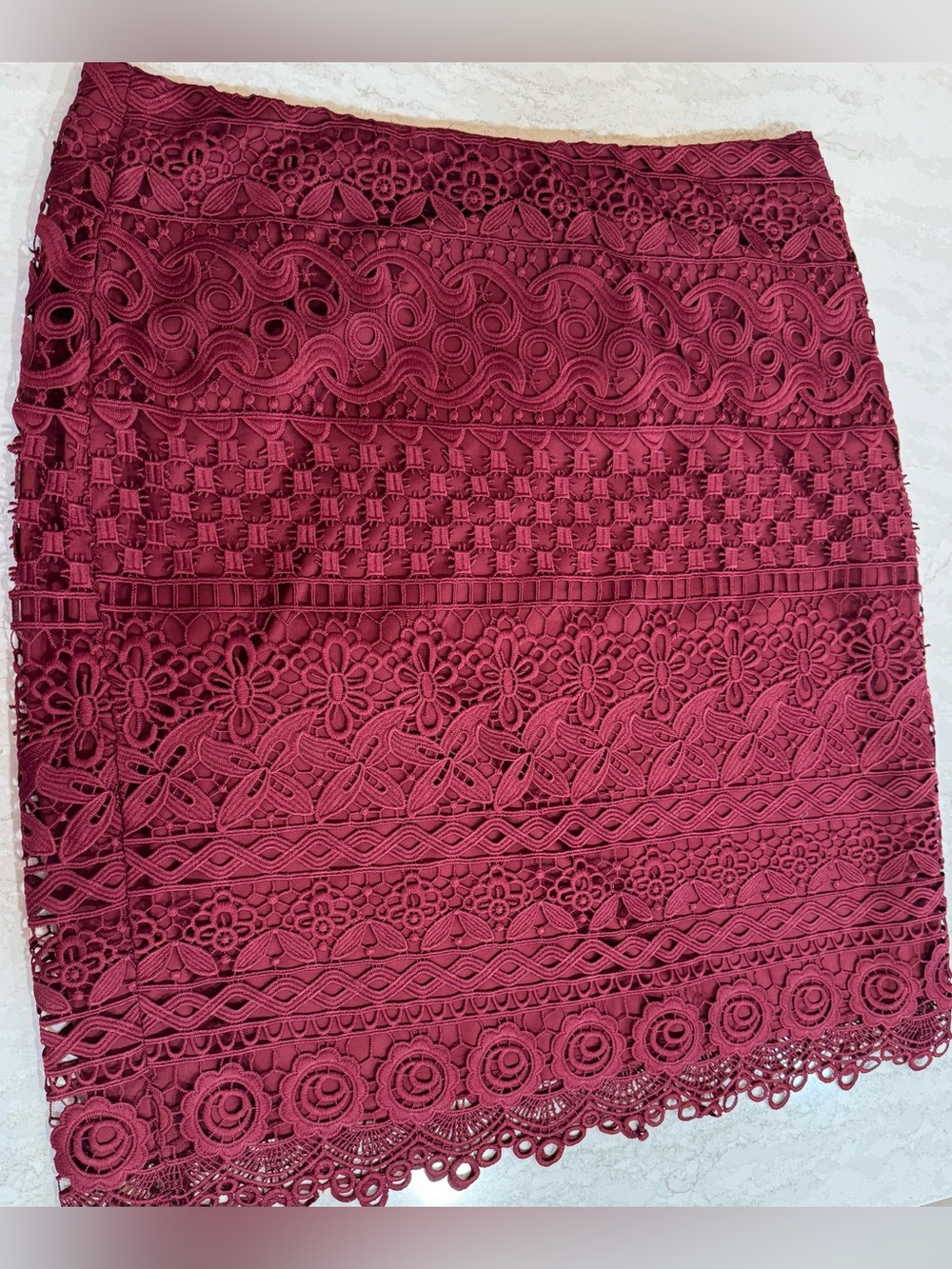🥢LOFT Maroon Crochet Lace Pencil Knee Length Skirt Size 14 Lined Midi Burgundy